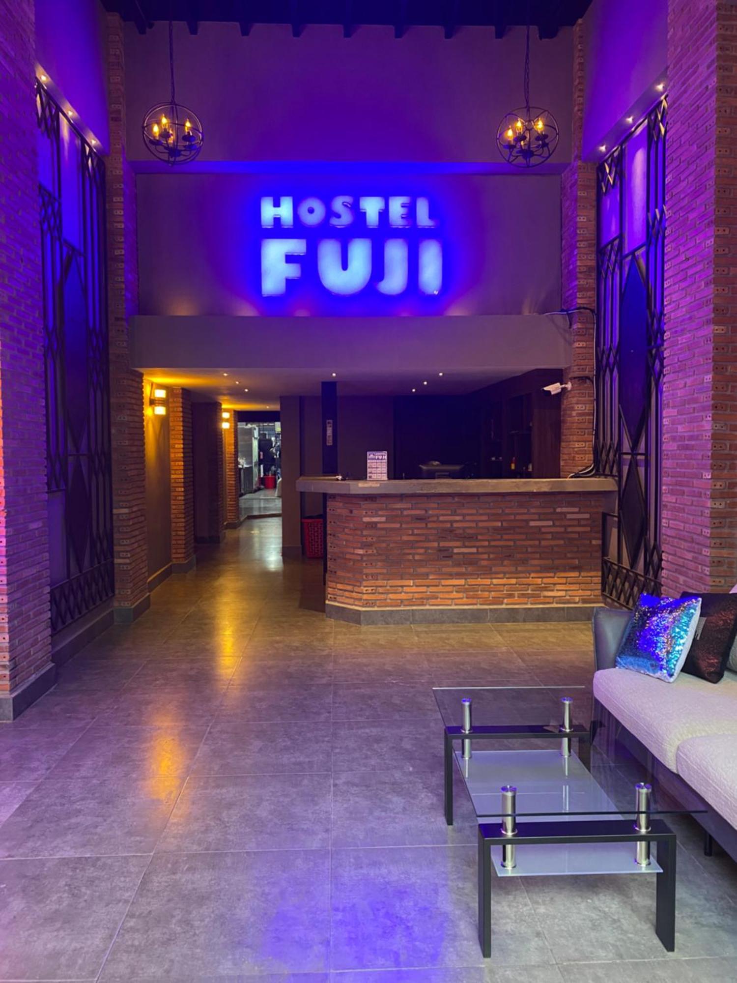 Hostel Fuji Пном Пен Екстериор снимка